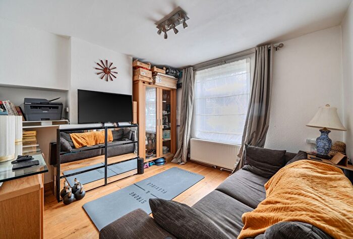 3 Bedroom Terraced House For Sale In Roche Walk, Carshalton, SM5