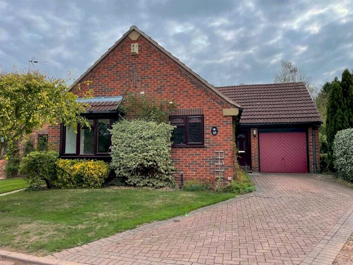 2 Bedroom Bungalow For Sale In Metcalfe Close, Southwell, NG25