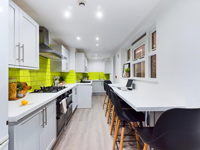 8 Bedroom Flat To Rent In Smithdown Road, Liverpool, L15