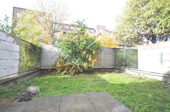 3 Bedroom Ground Maisonette To Rent In Kedleston Walk, London, E2