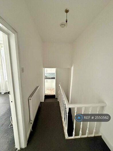 2 Bedroom Flat To Rent In Cardiff, Cardiff, CF24