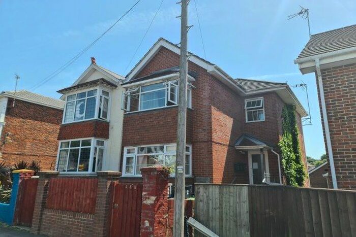 2 Bedroom Flat To Rent In Charnwood House, Ryde, PO33