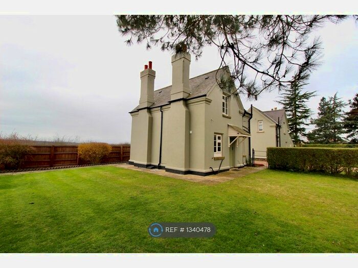 2 Bedroom Detached House To Rent In Cropwell Road, Nottingham, NG12