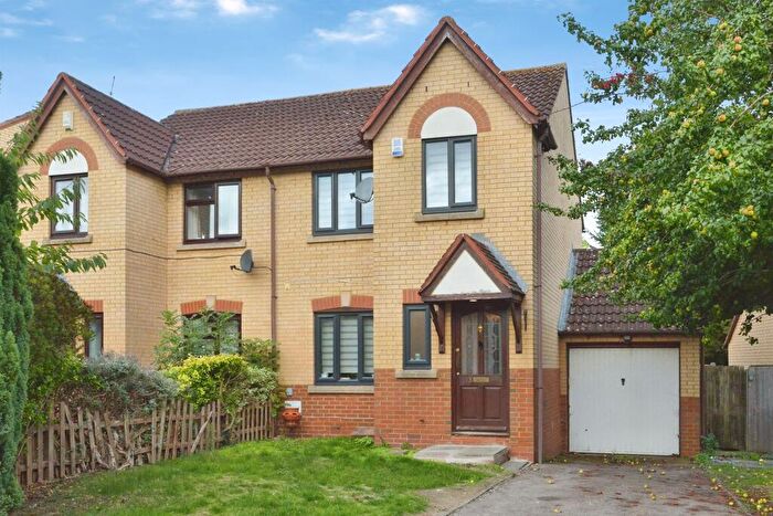 3 Bedroom Semi-Detached House For Sale In Lamberhurst Grove, Kents Hill, Milton Keynes, MK7