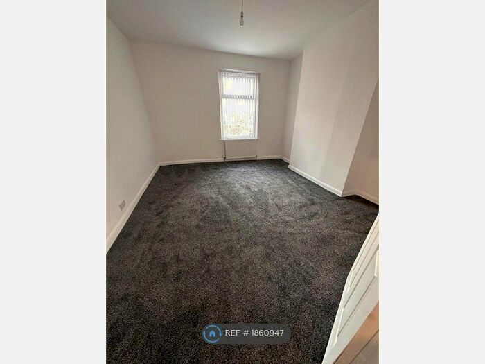 4 Bedroom End Of Terrace House To Rent In Park Road, Stanley, DH9