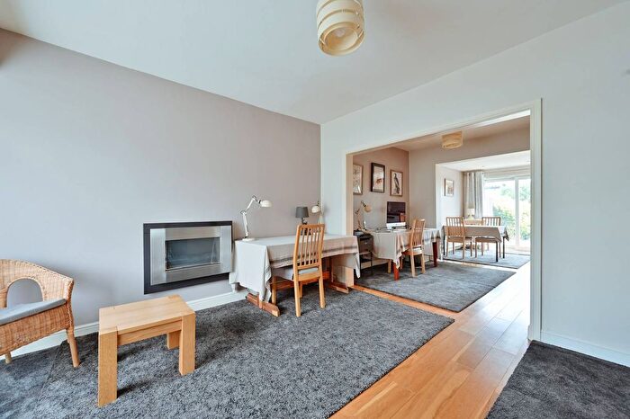 2 Bedroom End Of Terrace House For Sale In Fern Way, Watford, WD25