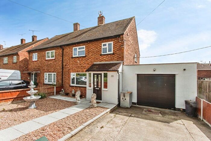 3 Bedroom Semi-Detached House For Sale In High Road, Benfleet, SS7