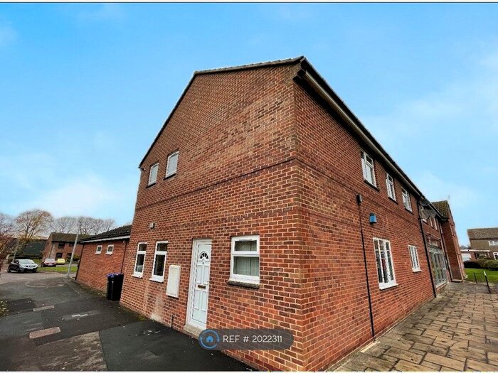 3 Bedroom Maisonette To Rent In Dowding Way, Bowerhill, Melksham, SN12