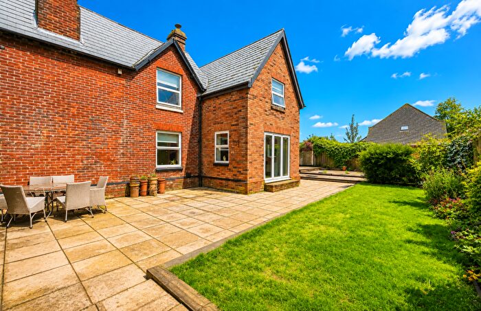 3 Bedroom Semi-Detached House For Sale In The Street, Womenswold, CT4
