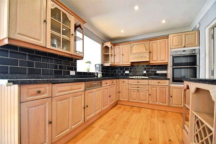 4 Bedroom Terraced House To Rent In Overton Drive, Chadwell Heath, RM6