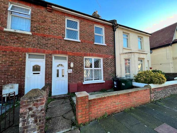 3 Bedroom Terraced House To Rent In Latimer Road, BN22
