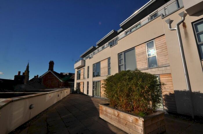 1 Bedroom Flat To Rent In Corporation Street, Taunton, TA1