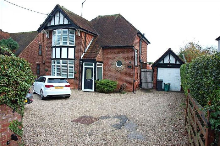 3 Bedroom Detached House For Sale In Chelmer Road, Chelmsford, CM2