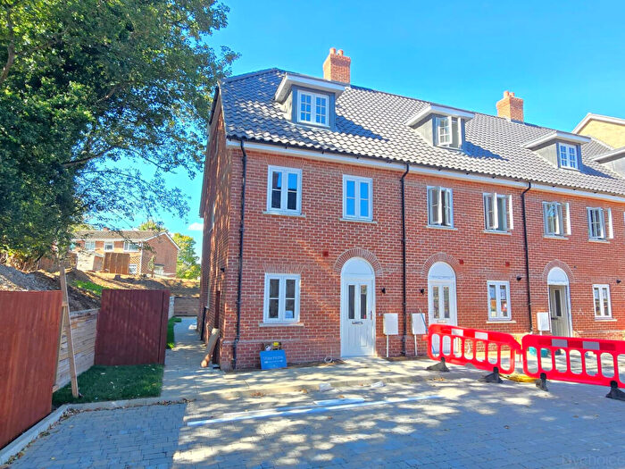 3 Bedroom End Of Terrace House For Sale In Abbots Gate, Bury St Edmunds, Suffolk, IP33