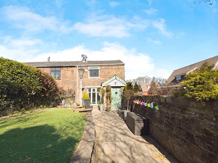 2 Bedroom Cottage To Rent In Lower Pools, Heaton, Bolton, BL1