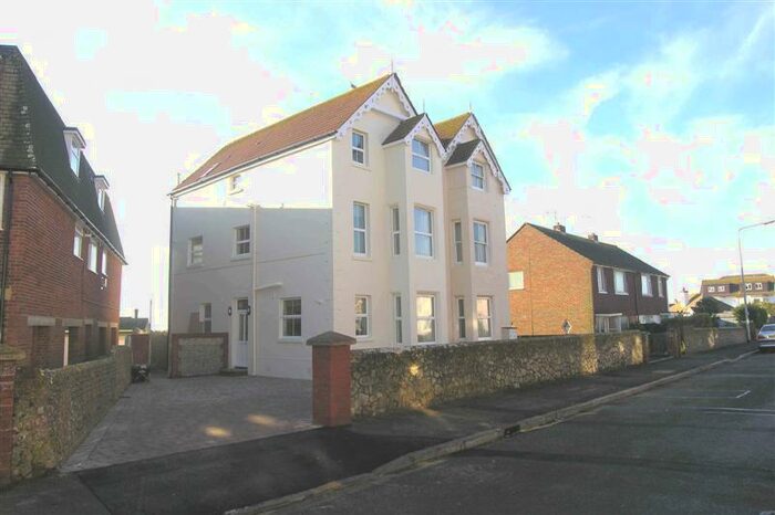 2 Bedroom Flat To Rent In Seaford, BN25