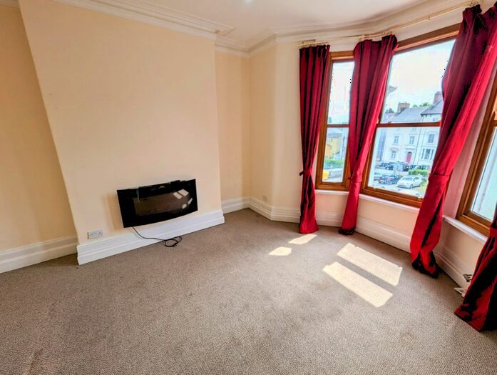 1 Bedroom Flat To Rent In Clytha Square, Newport, NP20