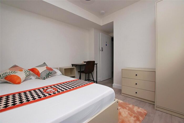 1 Bedroom House Of Multiple Occupation To Rent In Broomfield, Guildford, Surrey, GU2