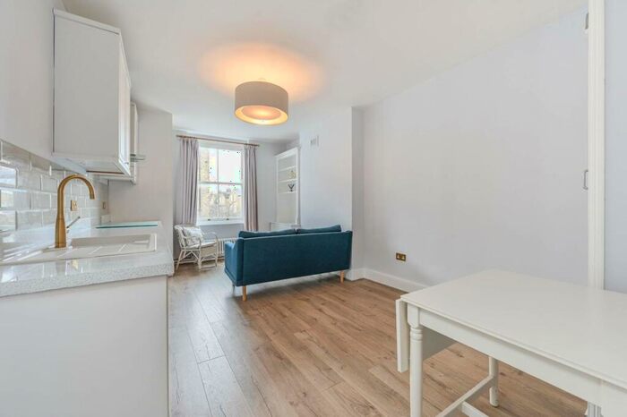 1 Bedroom Flat To Rent In Chestnut Grove, Balham, London, SW12