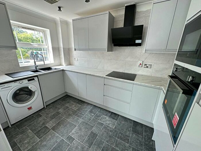 2 Bedroom Apartment To Rent In Clarendon Court, Clarence Road, Windsor, Berkshire, SL4