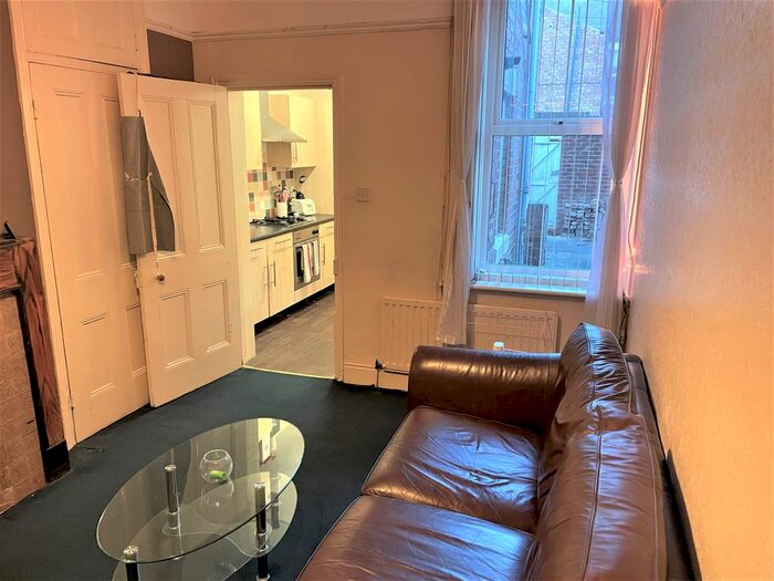 2 Bedroom Flat To Rent In Hazelwood Avenue, Jesmond, Newcastle Upon Tyne, NE2
