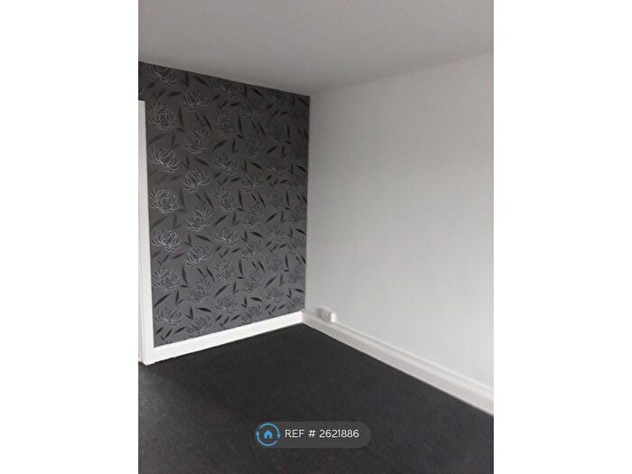 2 Bedroom Flat To Rent In Park Drive, Gravesend, DA12