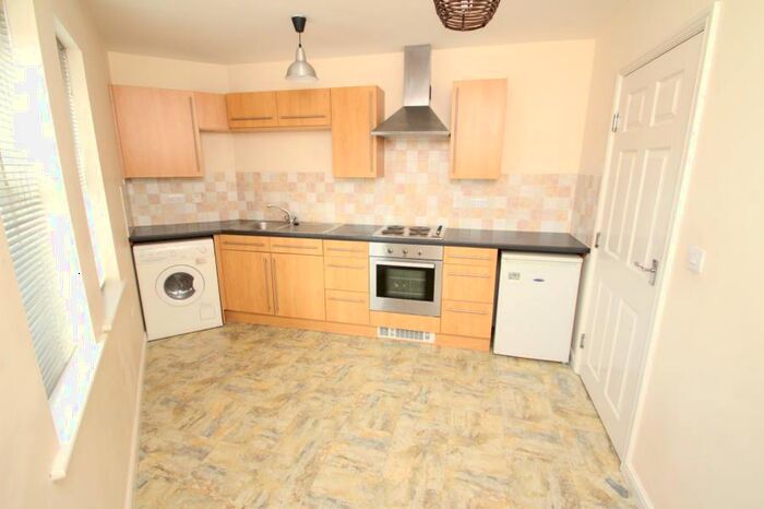 2 Bedroom Apartment To Rent In Whitehall Road, Leeds, West Yorkshire, LS12