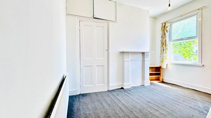 4 Bedroom Terraced House To Rent In Henniker Gardens, London, E6