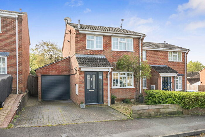 3 Bedroom Semi-Detached House For Sale In Olympic Way, Bishopstoke, Eastleigh, SO50