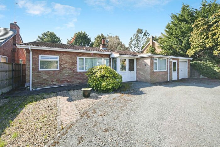 2 Bedroom Detached Bungalow For Sale In Kenilworth Road, Balsall Common, CV7