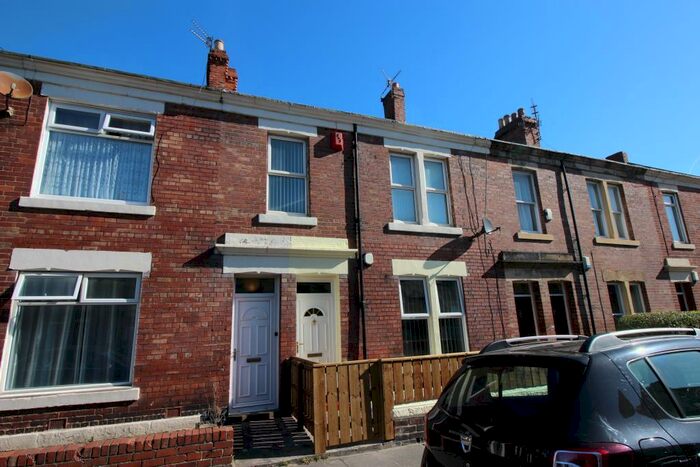 2 Bedroom Flat To Rent In Eighth Avenue, Heaton, Newcastle Upon Tyne, NE6