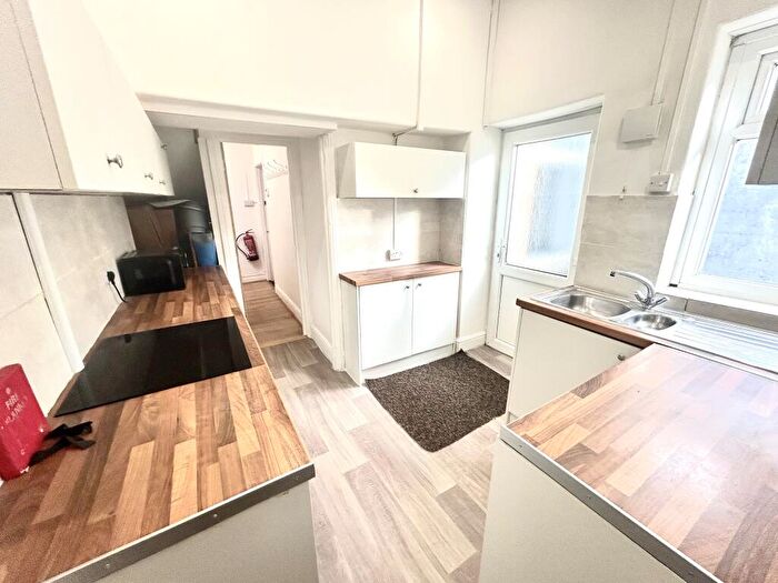 4 Bedroom House Of Multiple Occupation To Rent In Queen Street, , Treforest, CF37