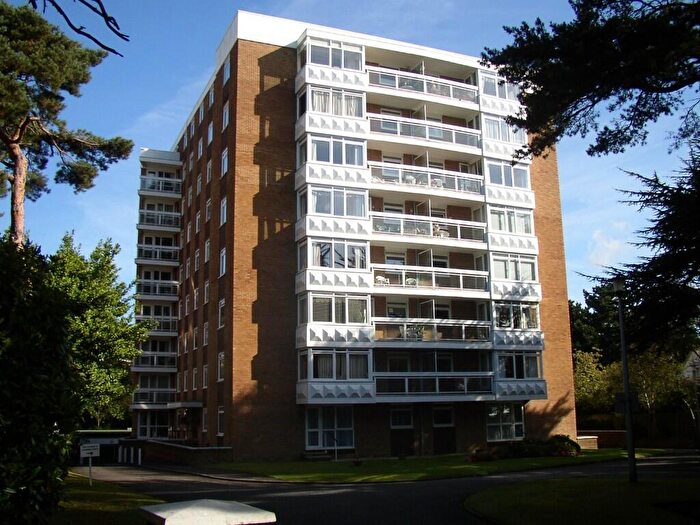 2 Bedroom Apartment For Sale In Manor Road, Bournemouth, Dorset, BH1