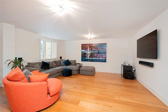 3 Bedroom Flat To Rent In The Downs, Wimbledon, London, SW20