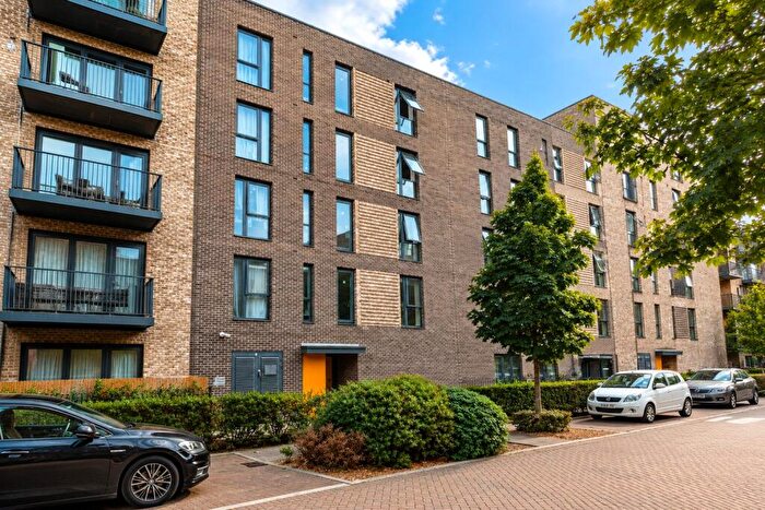 1 Bedroom Apartment For Sale In Telegraph Avenue, London, NW9