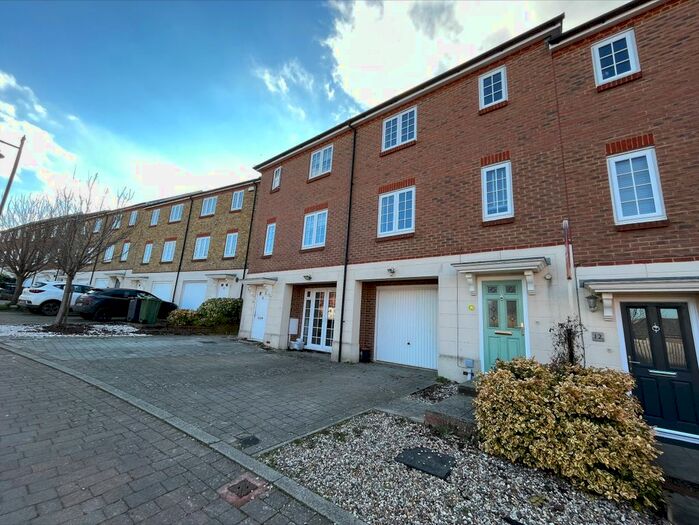 3 Bedroom Town House To Rent In Normandy Way, Singleton, Ashford, TN23