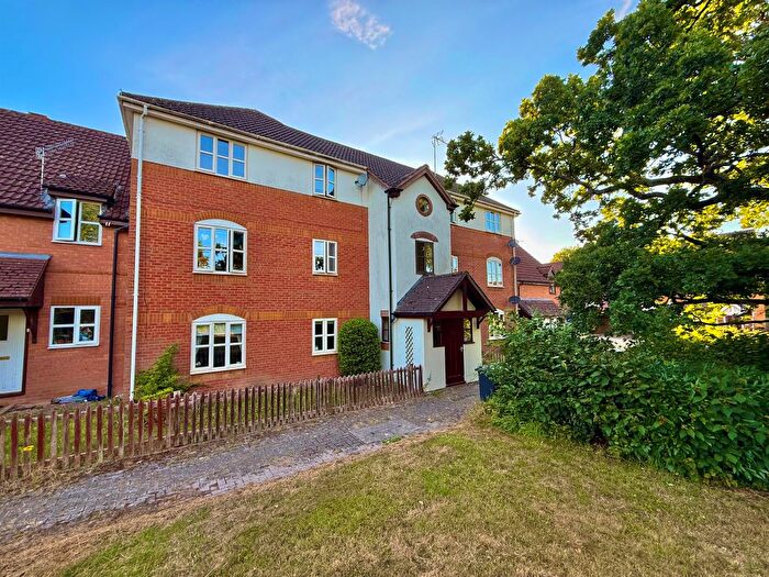 2 Bedroom Flat For Sale In Hock Coppice, Lyppard Bourne, Worcester, WR4