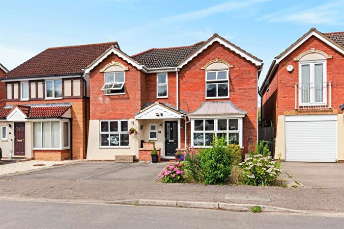5 Bedroom Detached House For Sale In Eisenhower Road, Shefford, SG17