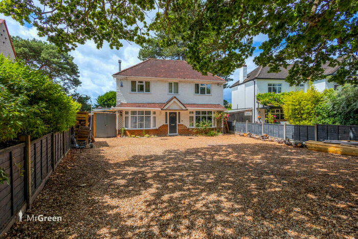 5 Bedroom Detached House For Sale In The Grove, Christchurch, BH23