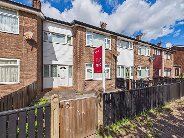 2 Bedroom Town House For Sale In Basildon Close, Thatto Heath, St Helens, WA9