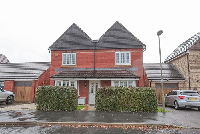 4 Bedroom Detached House To Rent In Whittington Crescent, Wantage, OX12