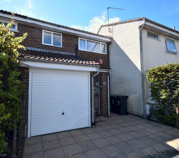 3 Bedroom Semi-Detached House To Rent In Plantation Close, Saffron Walden, CB11