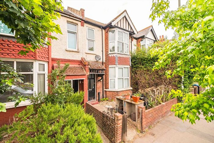 2 Bedroom Flat To Rent In Kingston Road, West Wimbledon, SW20