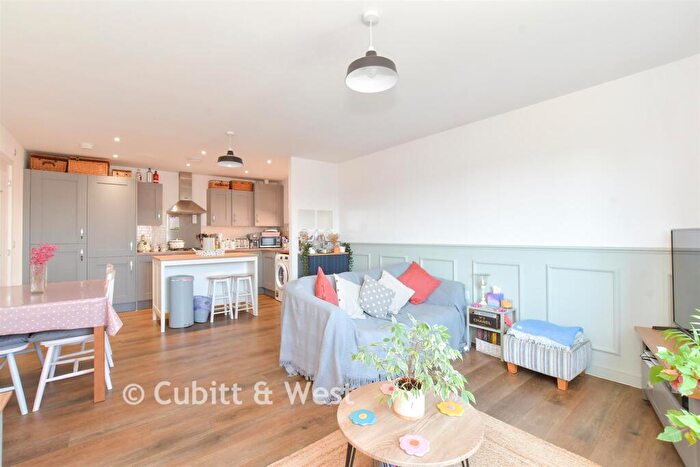 2 Bedroom Apartment For Sale In Richard Road, Chichester, West Sussex, PO19