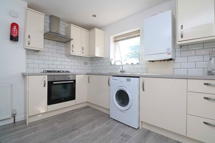 1 Bedroom Flat To Rent In Basingstoke Road, Reading, RG2