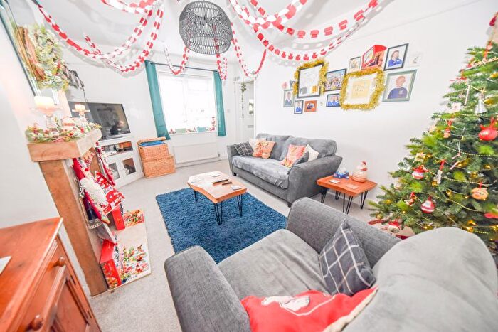 3 Bedroom Terraced House For Sale In Morley Crescent, Cowplain, Waterlooville, PO8