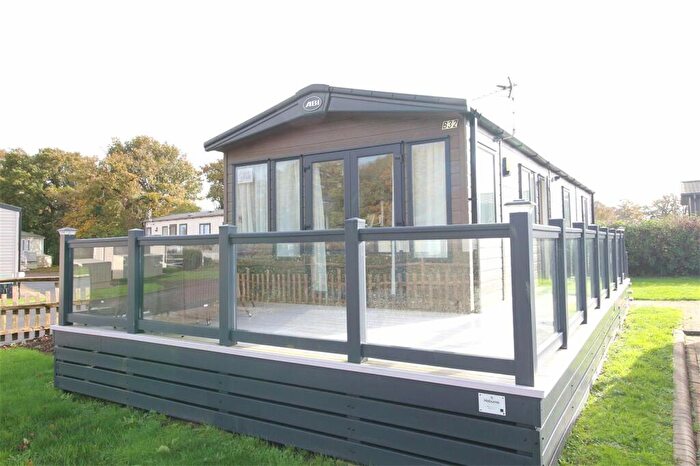 2 Bedroom Park Home For Sale In Sway Road, New Milton, Hampshire, BH25