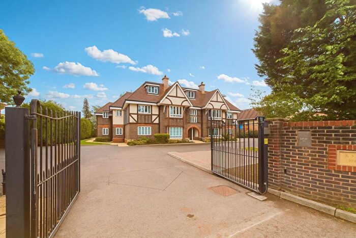 2 Bedroom Apartment For Sale In Shoppenhangers Road, Maidenhead, Berkshire, SL6