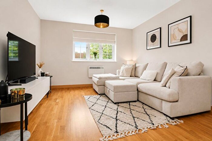 2 Bedroom Apartment For Sale In Sanvignes Court, Baldock, SG7