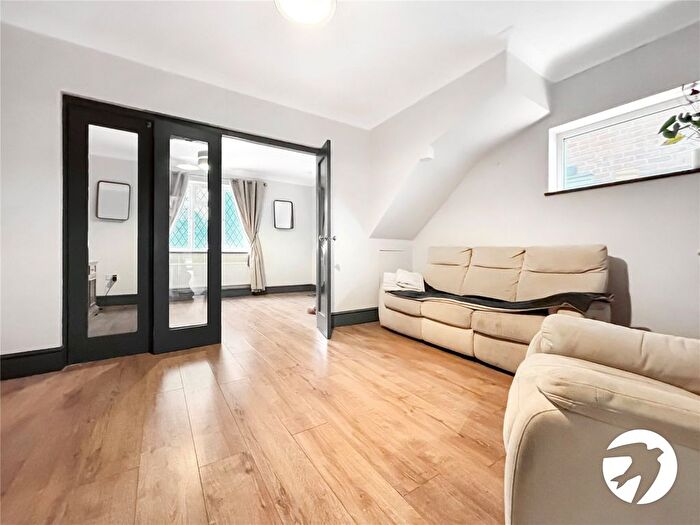 3 Bedroom Semi-Detached House To Rent In Tile Kiln Lane, Bexley, Kent, DA5